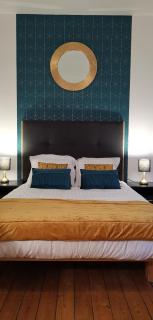Logis Hotel La Tourelle du Beffroi - Bourbon-Lancy - 0