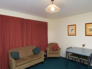 Bavarian Motel - 7