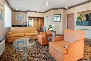 Econo Lodge Inn & Suites Forest - 9