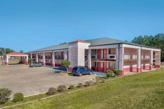 Econo Lodge Inn & Suites Forest - 0