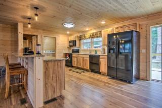 Gatlinburg Cabin Hot Tub, Deck, Games - 5