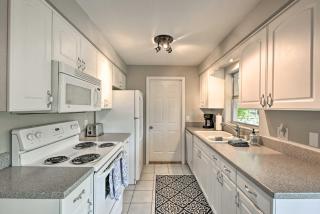 Family-Friendly Home about 4 Mi to Naples Beach and Pier - Naples - 3