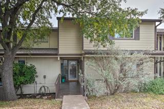 Lakefront Resort Living Pool, Golf, Tennis and More - Point Venture - 8