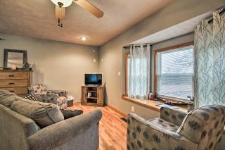 Stockton Lake Escape with Kitchen, Half Mile to Lake - Stockton - 5