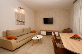Apartment Ajdukovic - Vodice - 1