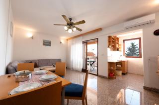 Apartment Europe with Sea View - Ičići - 1