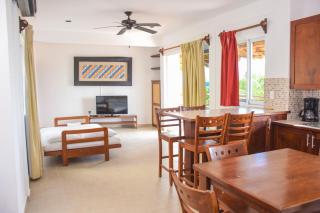 El Fuerte Beach Apartments - 9