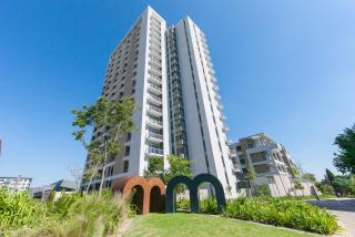 Ace Location walk to Sun Arena & Menlyn CBD WiFi Self Catering - 3