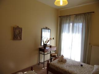 George's Apartment - Ipsos - 1