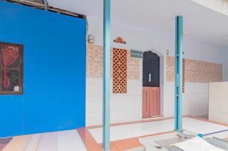 RedDoorz Syariah @ Tambak Mekar Street Subang - 3