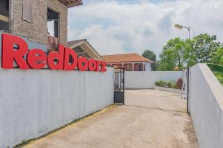 RedDoorz Syariah @ Tambak Mekar Street Subang - Rancadaleg - 9