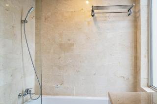 Comfortable Deluxe 2BR at The Empyreal Condominium Epicentrum Apartment By Travelio - 6