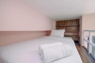 Minimalist and Comfy Studio Dave Apartment By Travelio - Pondoktjing Dua - 0