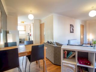 Bright & Spacious 4BD Suburban Home - Edimburgo - 0