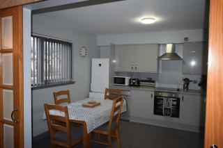 Dunroamin Self-Catering Apartment - 4