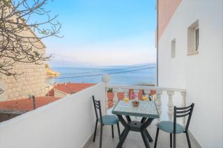 Family Beach Rooms - Omiš - 1