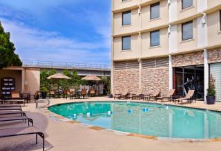 Holiday Inn Express Dallas Market Center by IHG - Dallas - 5