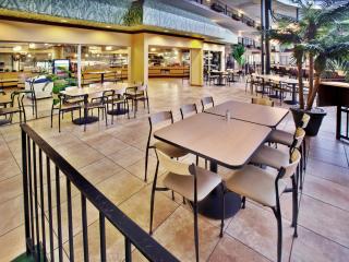 Holiday Inn Des Moines-Airport Conf Center by IHG - 8