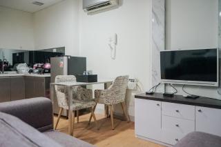 Compact and Cozy Studio at Brooklyn Alam Sutera Apartment By Travelio - 3