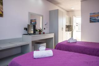 Tom & John Center - 5