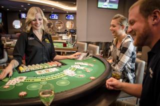 Holiday Inn Fargo by IHG - Fargo - 2