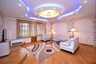 Northern Avenue 2 Bedroom Apertment With Great View HH656 - 0