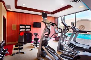 Holiday Inn Express Dallas Market Center by IHG - Dallas - 2