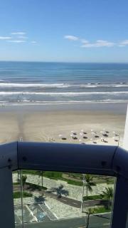 Belo apartamento com vistas para o mar - Pé na areia - Churrasqueira na varanda - Praia Grande - 9