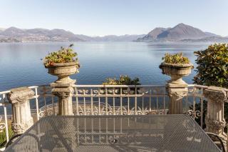 Villa Niobe - Exclusive Lakefront Apartment With Private Beach - Stresa - 0