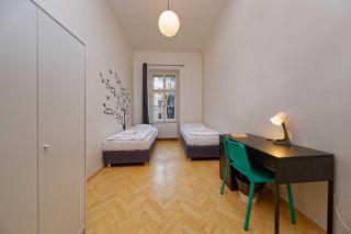 Apartment Manesova 4 - 4