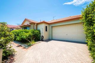 Oceania 11 - LJHooker Yamba - Yamba - 6