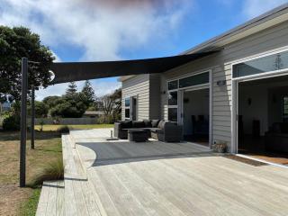 Otaki Beachfront Getaway - Otaki Beach - 9
