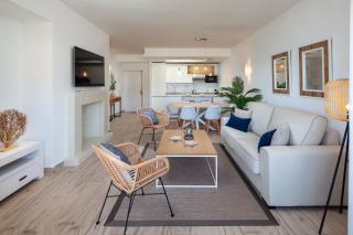 Frontline Beach & Sea Views - 2 Bedrooms - 2 Bathrooms - Puerto Banús Apartment - 9