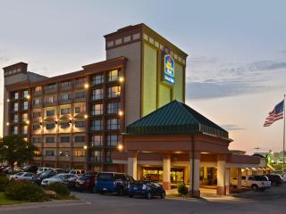 Best Western Plus Midwest Inn - 9