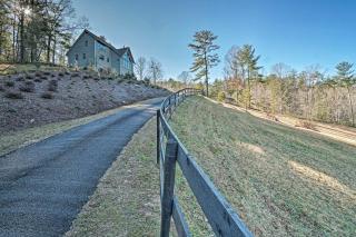 Hilltop Home with Panoramic Forest and Mountain Views! - 9