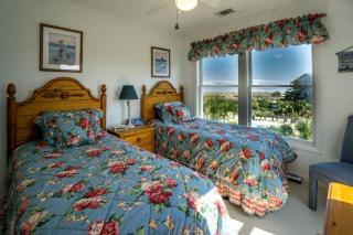 Beach and Pool Views!! Pool and Beach access steps from Front Door - 6