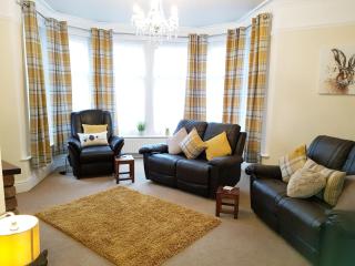 Spacious & Cozy Mid Wales Town Centre Apartment, With Bike Storage - Llandrindod Wells - 7