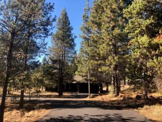 Single Level, Private Hot Tub, A/C, 8 SHARC Passes Bikes! - Sunriver - 8