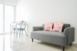 Comfy and Modern 2BR Apartment at Aeropolis Residence By Travelio - Tangerang - 5
