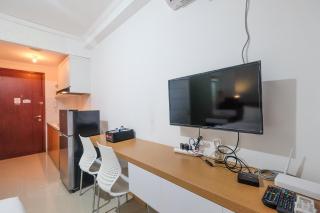 Warm and Relax Studio at Signature Park Grande Apartment By Travelio - 5