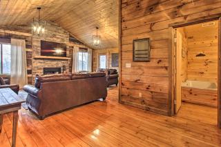 Spacious Gatlinburg Cabin with Hot Tub and Game Room! - Gatlinburg - 5