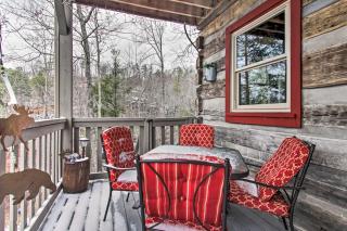Spacious Gatlinburg Cabin with Hot Tub and Game Room! - Gatlinburg - 4