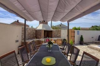 Wonderful villa Dvori with private pool for 12 persons near Pula - Ližnjan - 2