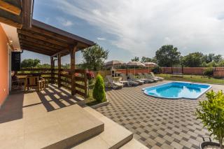 Cozy villa Sejdi with private pool in Pula - Pula - 4