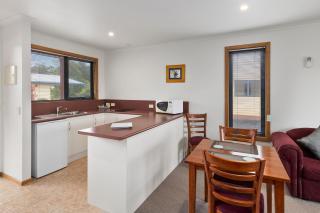 Marsden Court Apartments Now incorporating Marsden Court and Sharonlee Strahan Villas - Strahan - 5