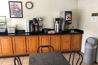 Econo Lodge - Oklahoma City - 1