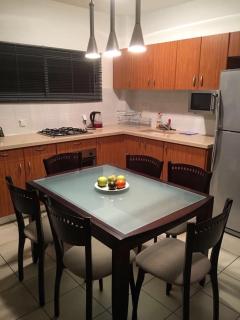 TLV Central apartment By the Beach - 6