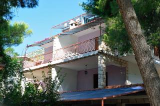 Apartments by the sea Ivan Dolac, Hvar - 18100 - 1