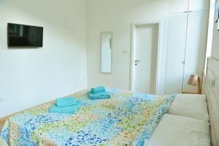 En-suite Rose on Rokova Street - 5 min Walk to the Old Town of Split - 5