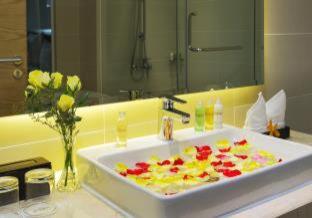 Rosaka Nha Trang Hotel - 1